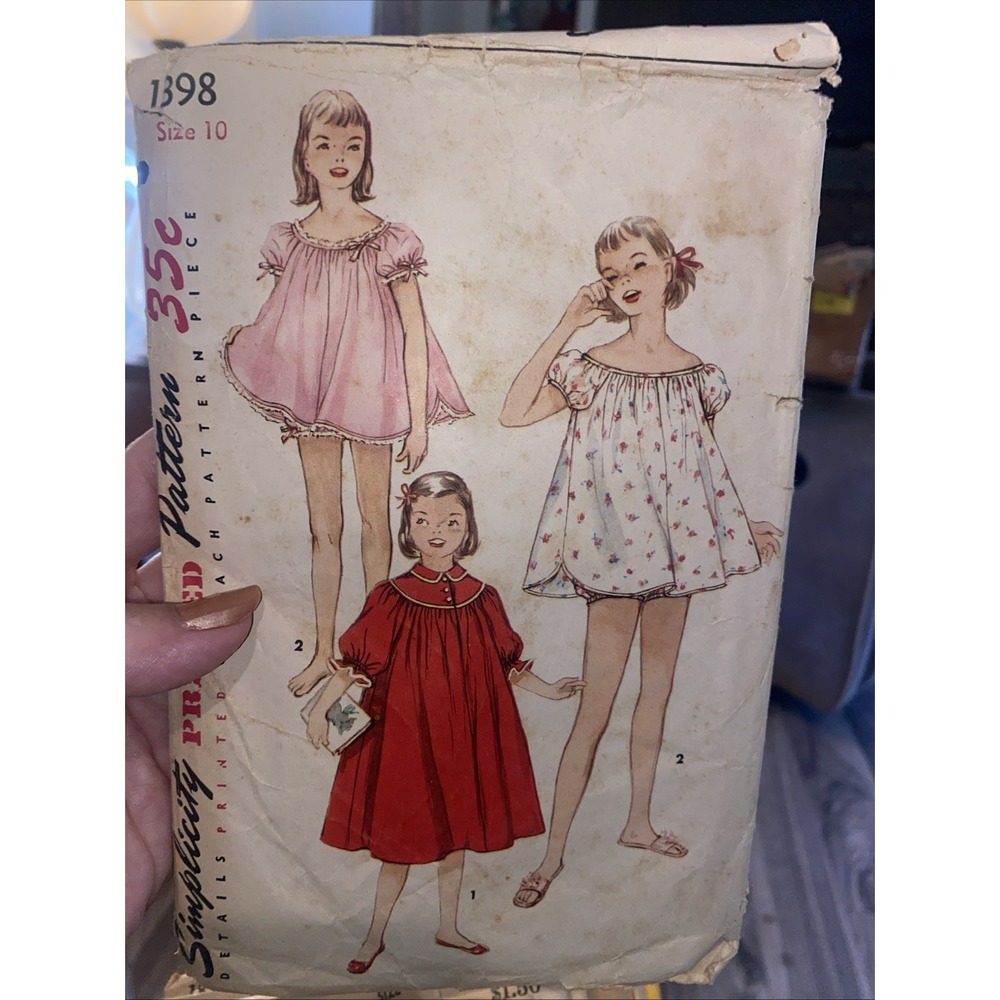 1950’s Simplicity Girls Shorty Pajamas Sewing Pattern 1398 Cut Complete  Size 10
